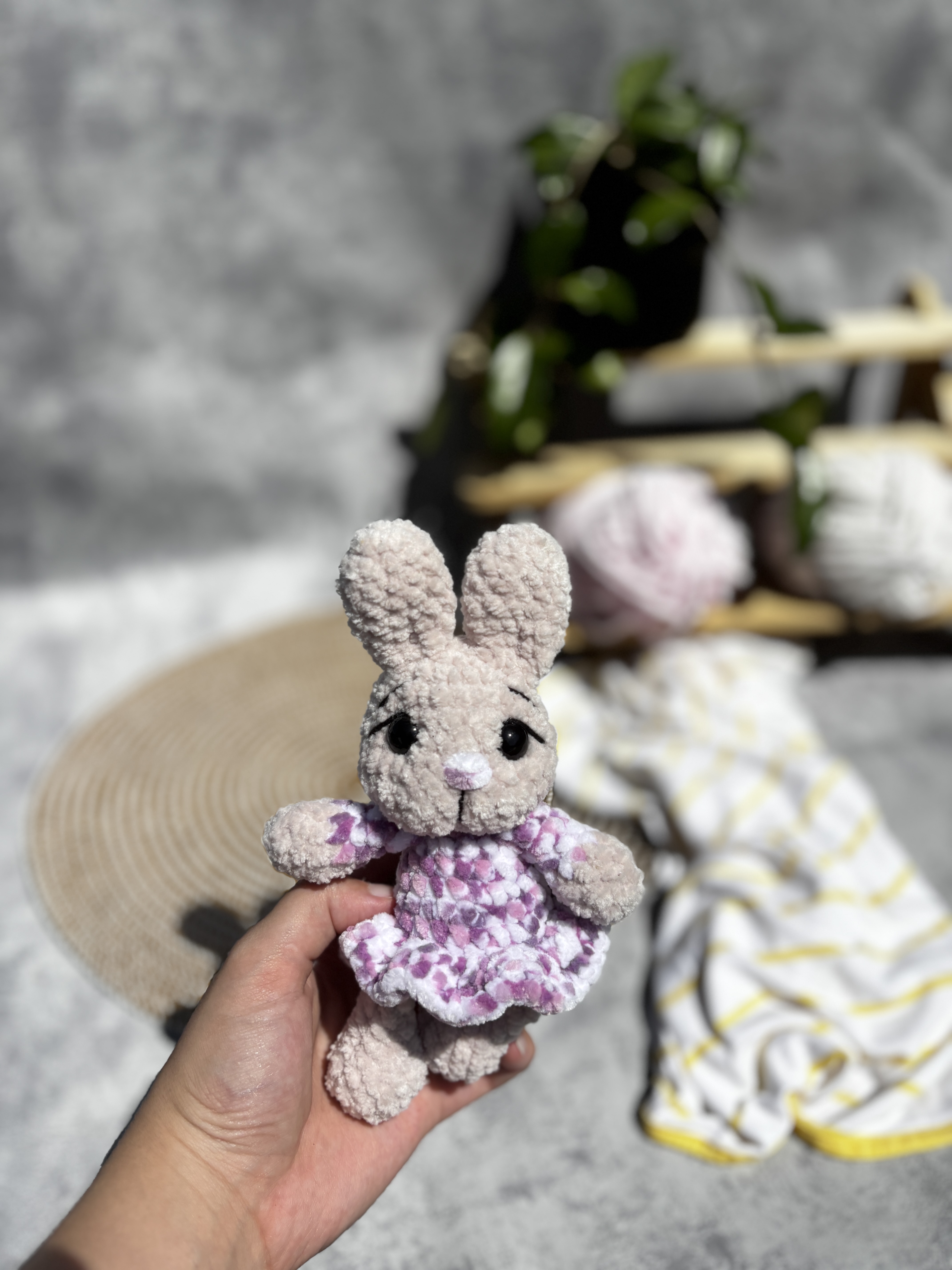 Háčkovaný Králíček v šatičkách